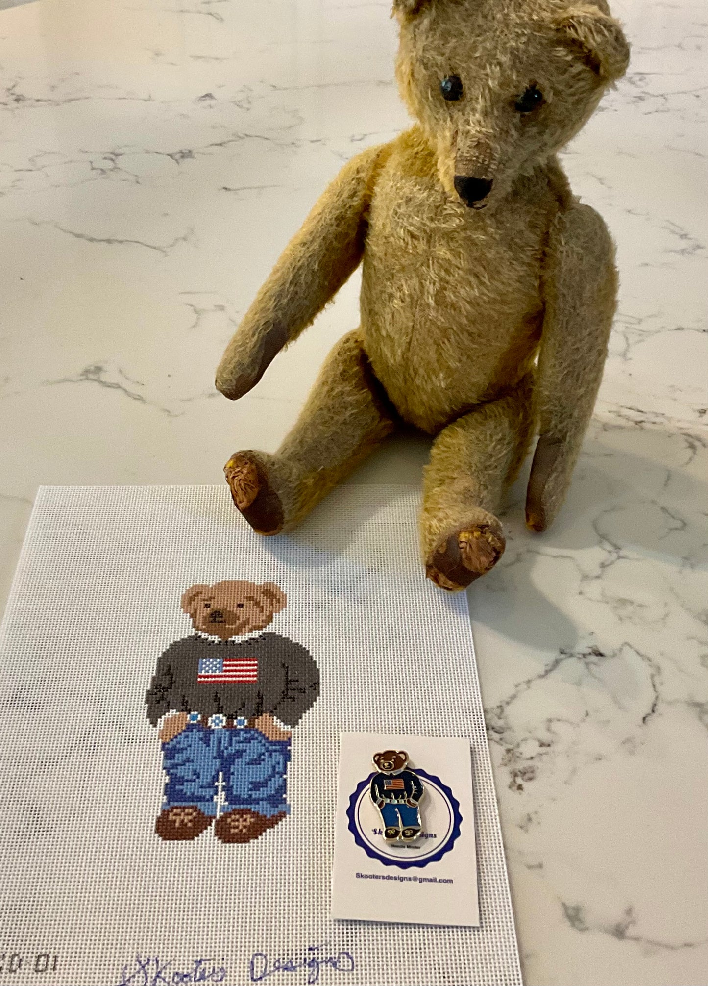 Flag Sweater Bear Needle Minder